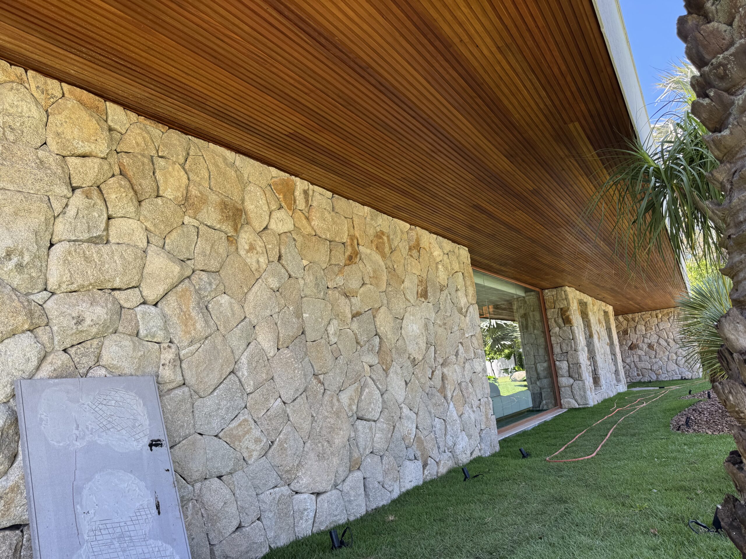 Ripado e revestimento em madeira nobre – Hoffmann & Borges Madeiras, Gravataí/RS